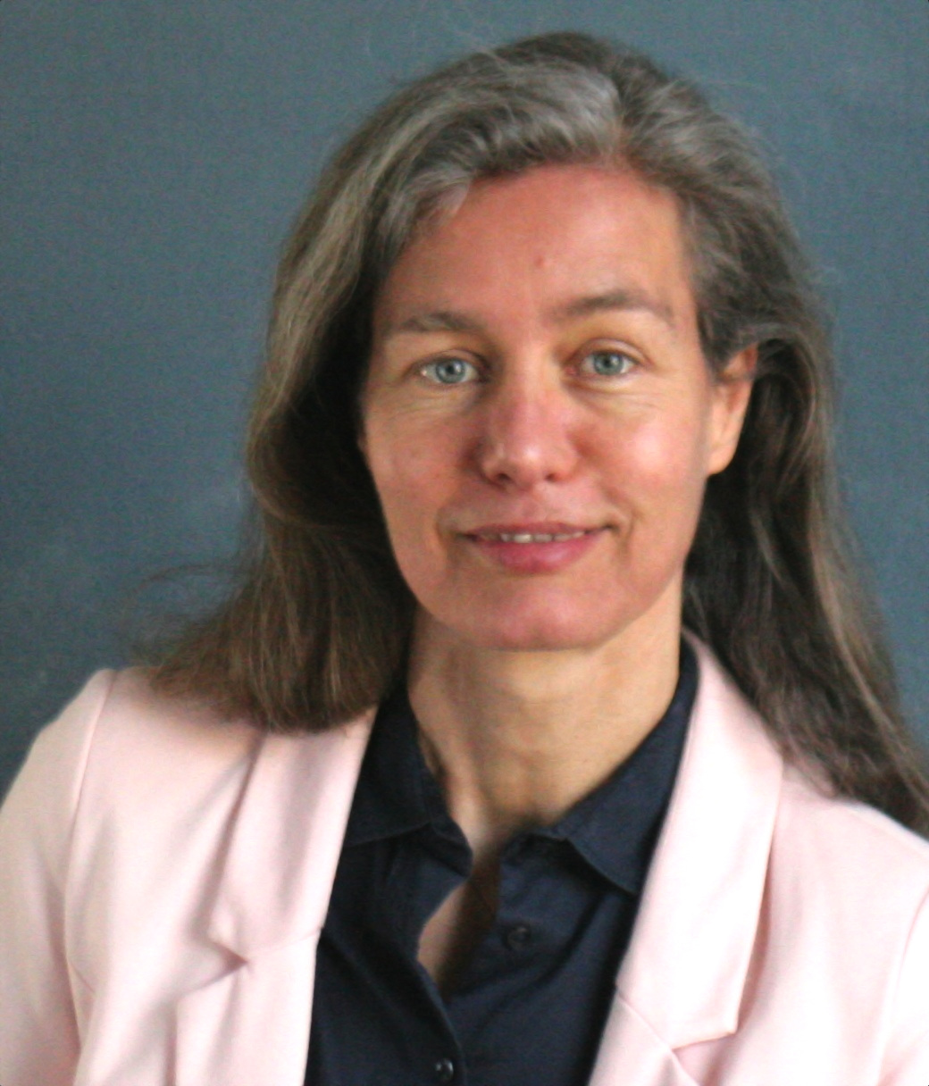 Anke Martin mit Blick in die Kamera